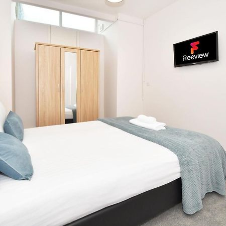 Wistaston House By Yourstays 5 Double Bedrooms And 2 Bathrooms, Great For Groups! Book Now! Crewe Exteriér fotografie