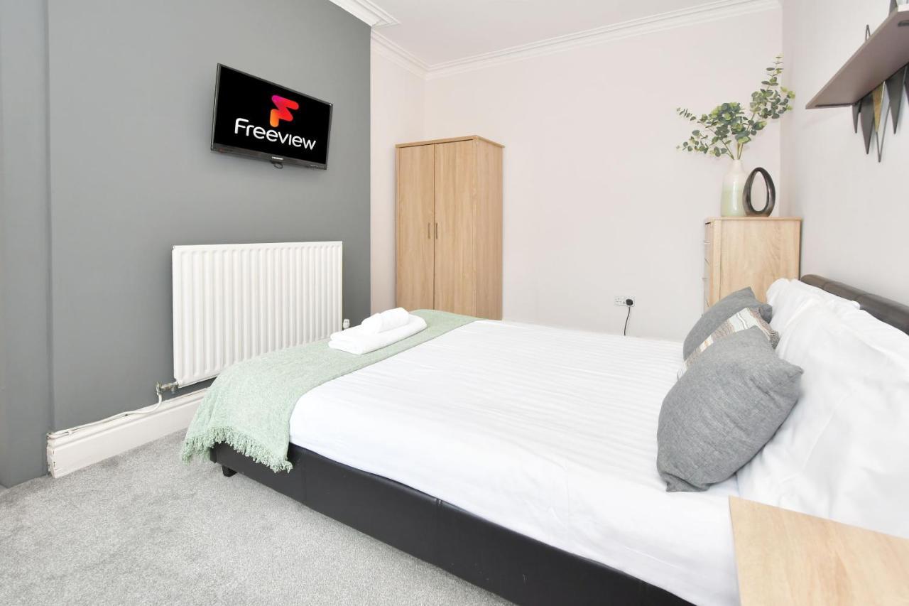 Wistaston House By Yourstays 5 Double Bedrooms And 2 Bathrooms, Great For Groups! Book Now! Crewe Exteriér fotografie
