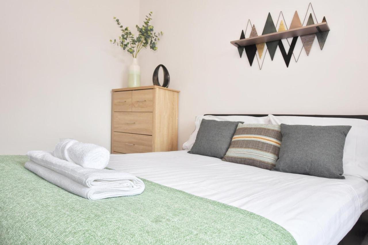 Wistaston House By Yourstays 5 Double Bedrooms And 2 Bathrooms, Great For Groups! Book Now! Crewe Exteriér fotografie