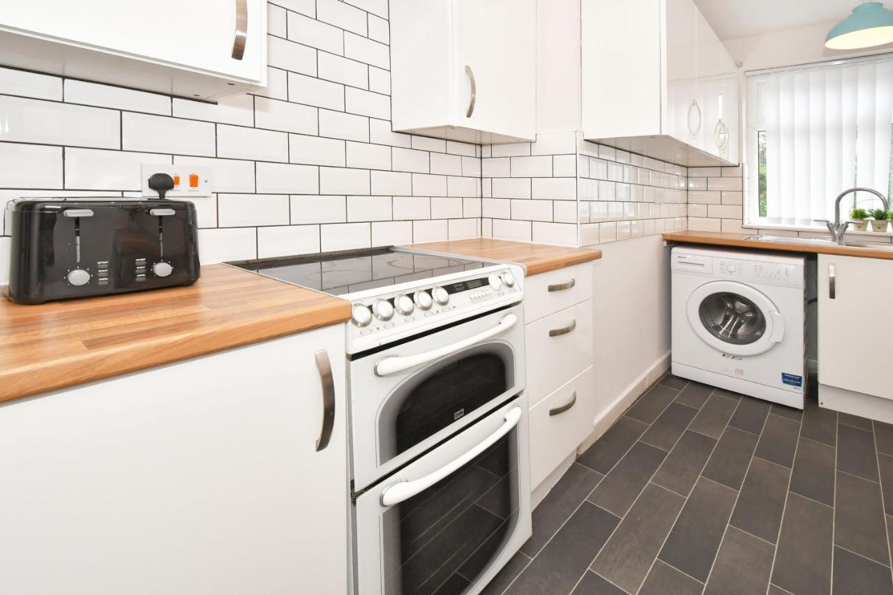 Wistaston House By Yourstays 5 Double Bedrooms And 2 Bathrooms, Great For Groups! Book Now! Crewe Exteriér fotografie