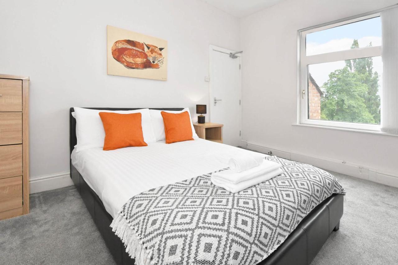 Wistaston House By Yourstays 5 Double Bedrooms And 2 Bathrooms, Great For Groups! Book Now! Crewe Exteriér fotografie
