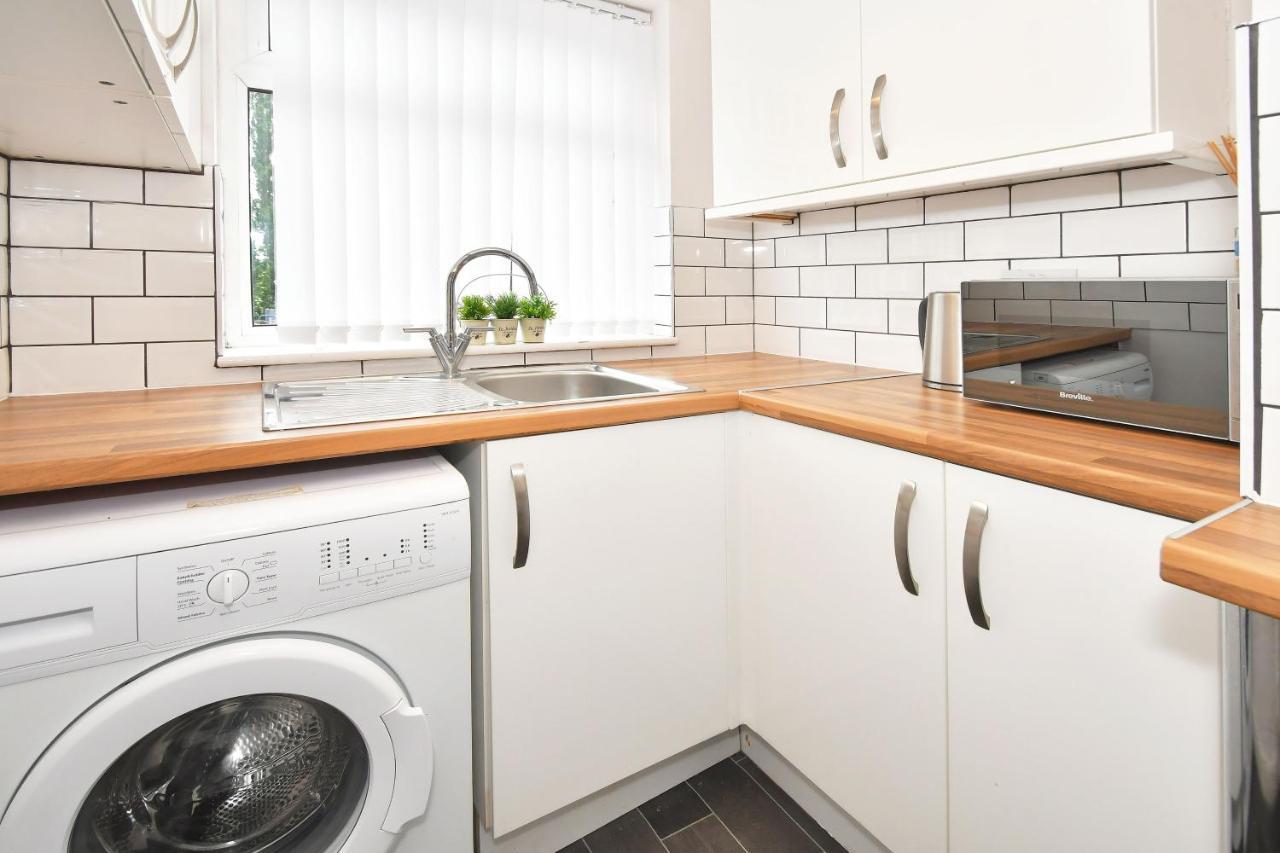 Wistaston House By Yourstays 5 Double Bedrooms And 2 Bathrooms, Great For Groups! Book Now! Crewe Exteriér fotografie