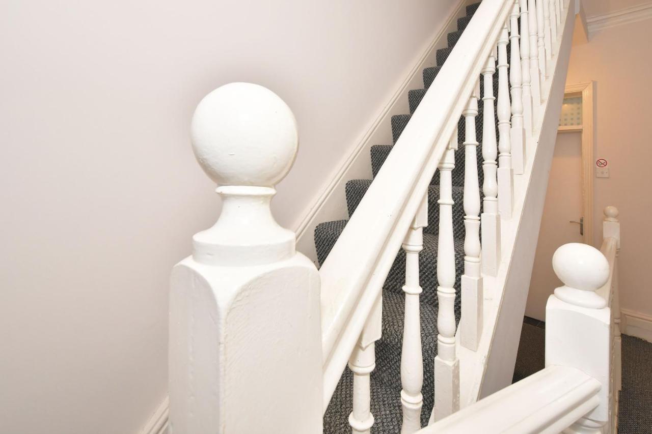 Wistaston House By Yourstays 5 Double Bedrooms And 2 Bathrooms, Great For Groups! Book Now! Crewe Exteriér fotografie