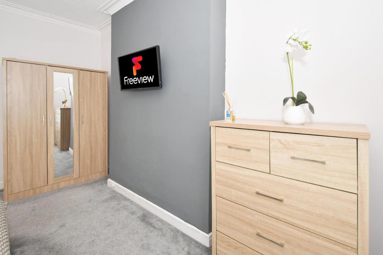 Wistaston House By Yourstays 5 Double Bedrooms And 2 Bathrooms, Great For Groups! Book Now! Crewe Exteriér fotografie