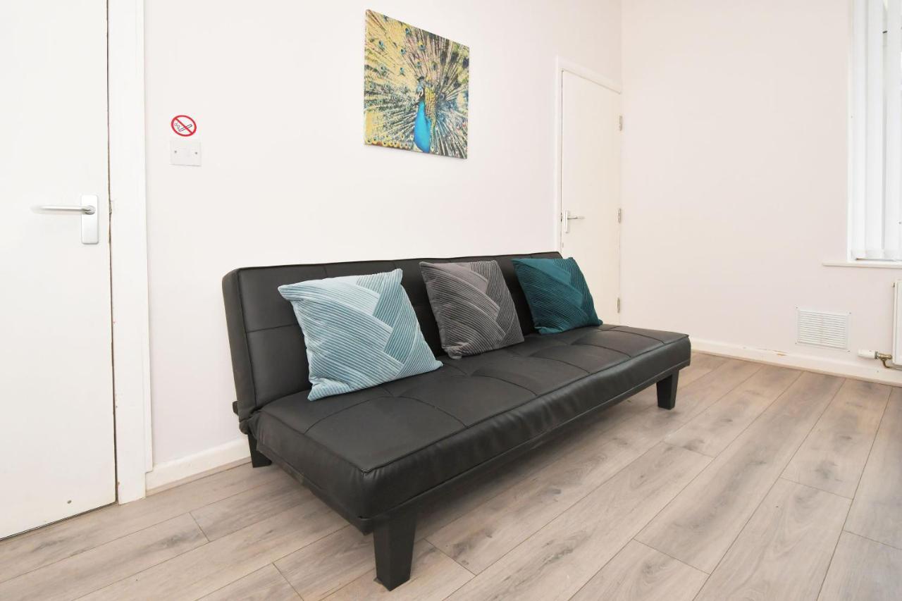 Wistaston House By Yourstays 5 Double Bedrooms And 2 Bathrooms, Great For Groups! Book Now! Crewe Exteriér fotografie